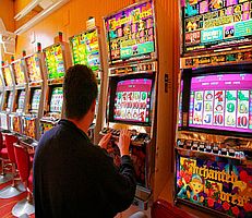 Glücksspiel soll gegen Spielsucht helfen
